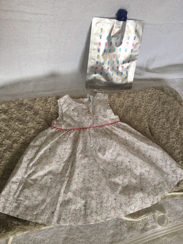 Robe 6 mois neuve