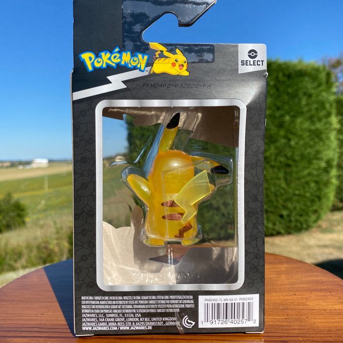 Pikachu Figurine Select Translucide Pokémon - photo numéro 3