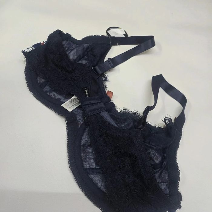 Soutien gorge dentelle neuf - photo numéro 3