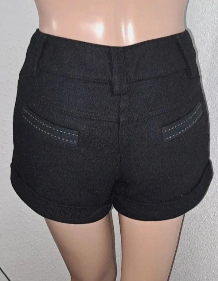 Short femme taille 40 - photo numéro 2