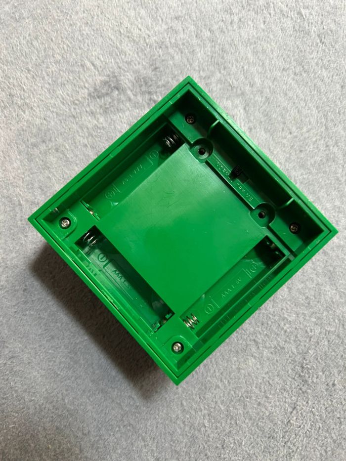 Lampe murale ou à poser verte Lego brique 2X2 en 3D fonctionne - photo numéro 6