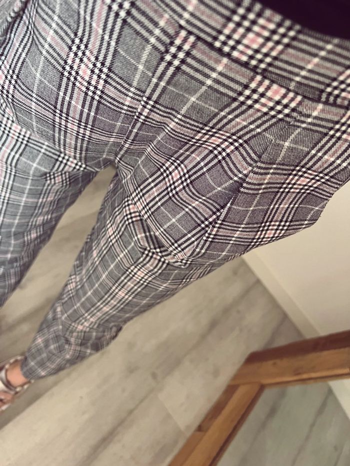 Magnifique pantalon à carreaux gris noir et rose strasdivarius xs - photo numéro 6
