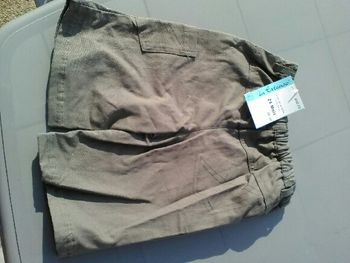 Short vert 24 mois neuf