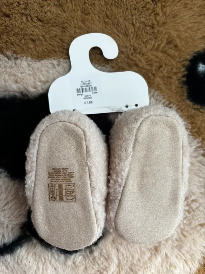 Chaussures beige moumoute Primark t.6-9m - photo numéro 3