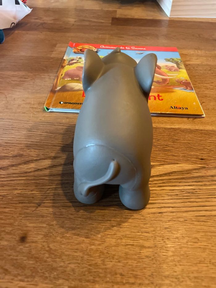 Livre Altaya Le monde des animaux Sauvages Animaux de la savane L’elephant et sa figurine - photo numéro 4