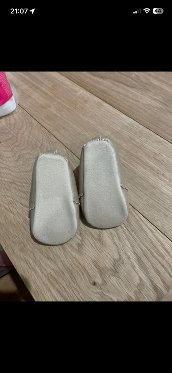 Lots petites chaussures fille 