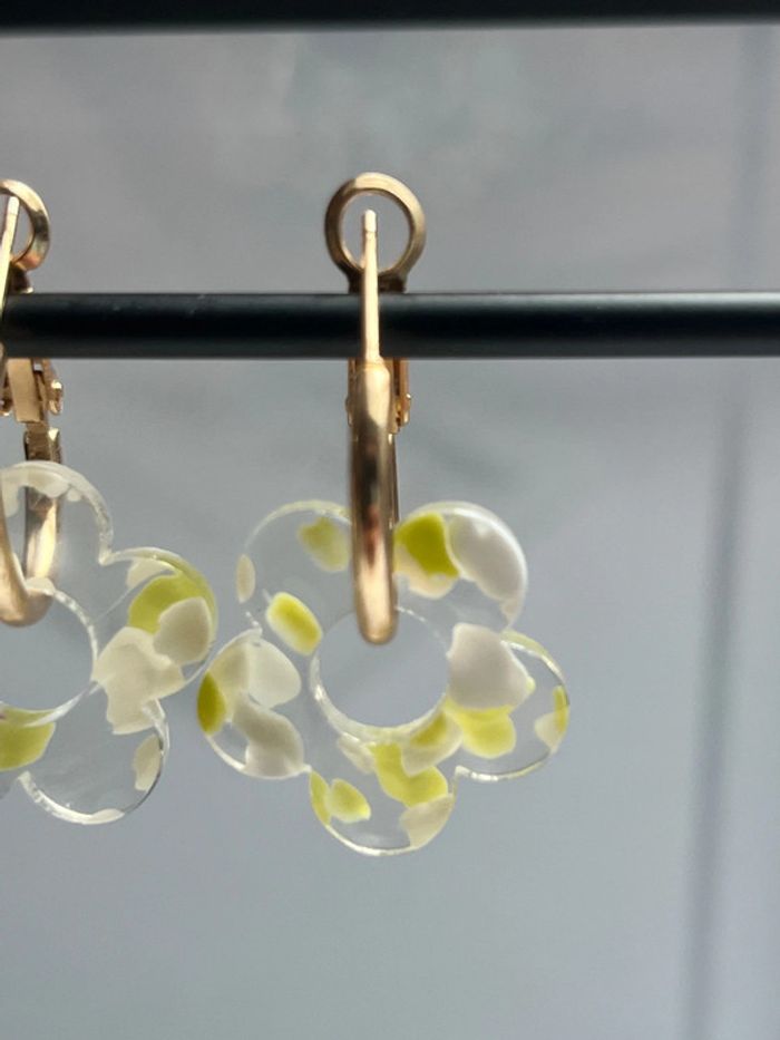 Boucle d’oreille fleur - photo numéro 2
