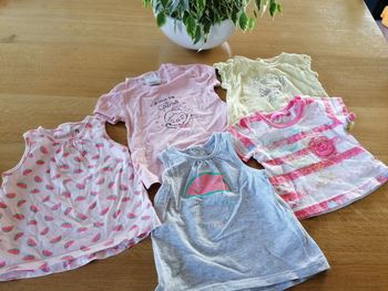 Lot 5 t shirts 6 mois