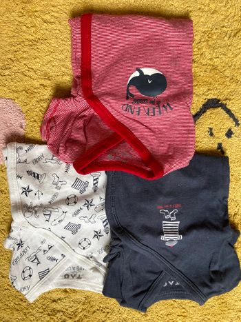 Lot 3 bodys manches courtes