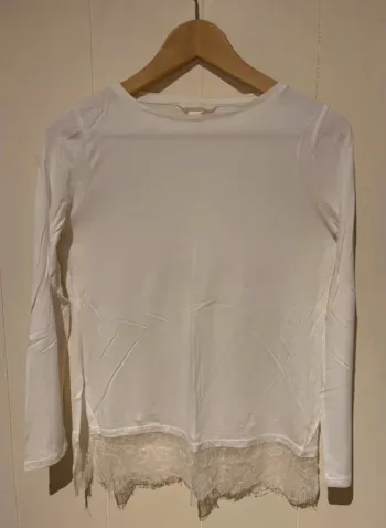 T-shirt blanc long avec bas en dentelle