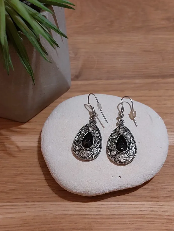 Boucles d'oreilles neuves 🎁🎄 - photo numéro 4