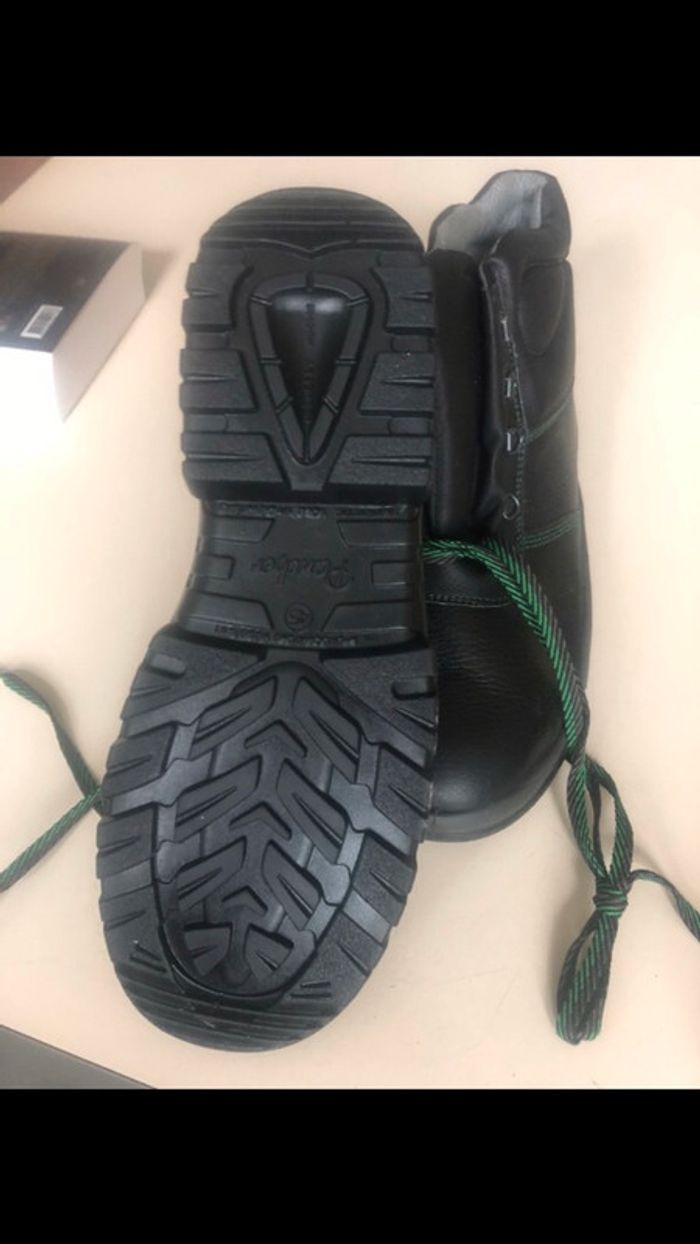 Chaussures de sécurité 45 - photo numéro 2