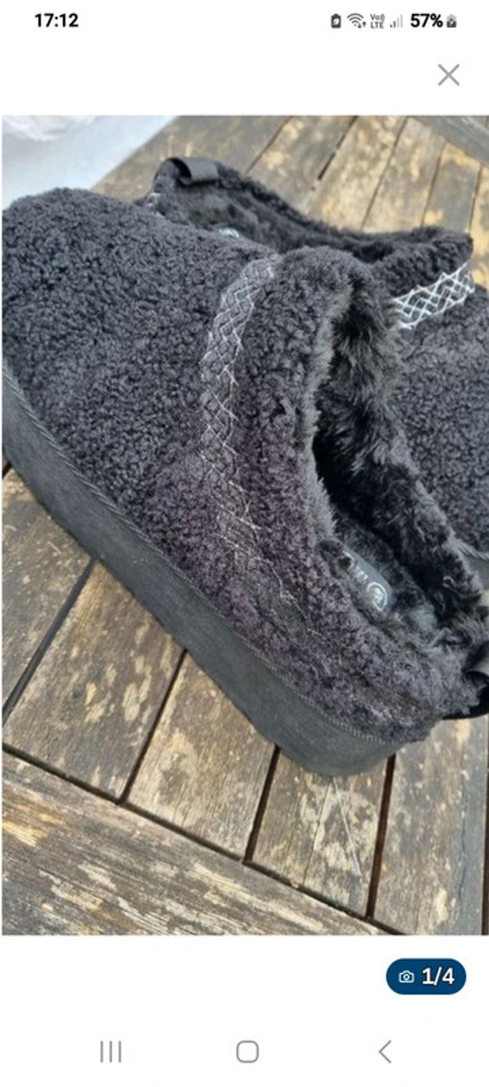 Chaussures Mules Manoukian idem UGG  neuf T38 noires - photo numéro 2