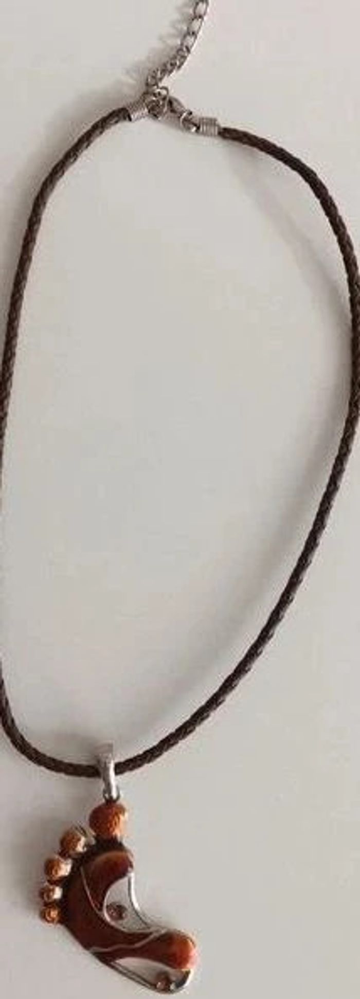 Collier avec pendentif pied - Neuf ! - photo numéro 4