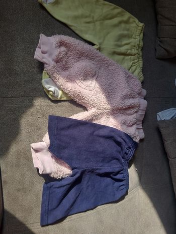 2 pantalon et 1 short