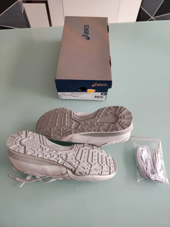 Asics blanche taille 41.5 - photo numéro 3