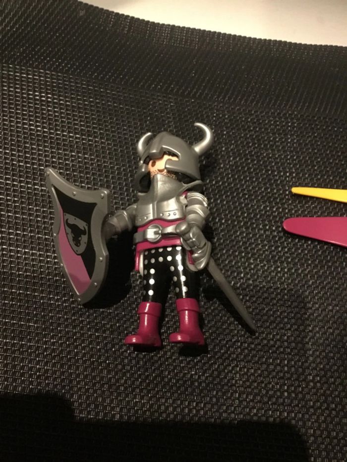 Playmobil figurine chevalier du taureau avec bannière 4436  moyen âge pièces détachées - photo numéro 5
