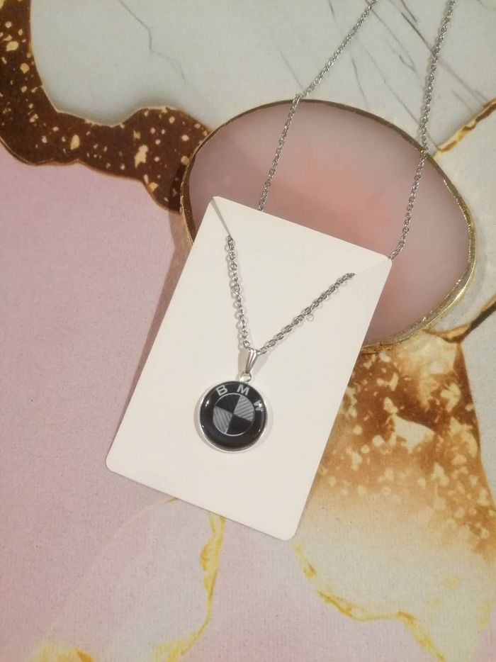 Collier BMW - photo numéro 2