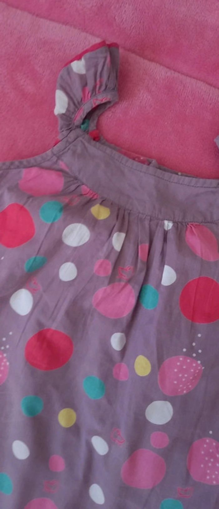 Tunique taille 4 ans en très bon état - photo numéro 2