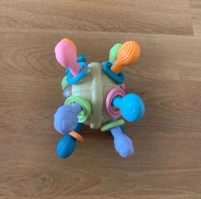 Hochet en silicone - photo numéro 3