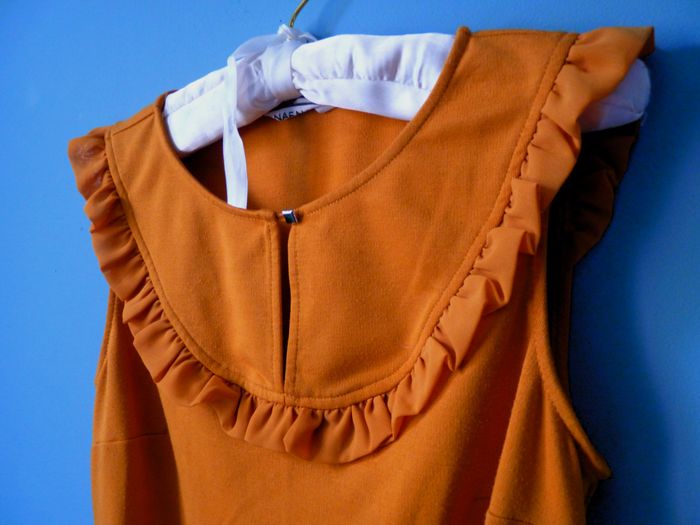 Robe Femme Naf Naf S 36 camel moutarde jolie découpe TBE