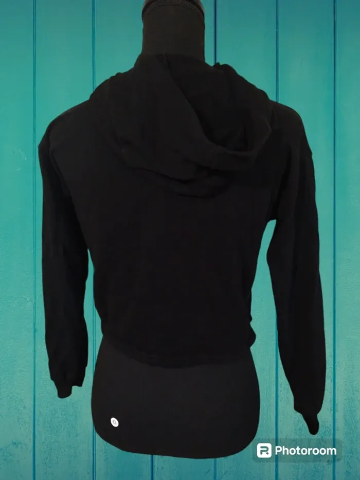 Pull trop top - photo numéro 2