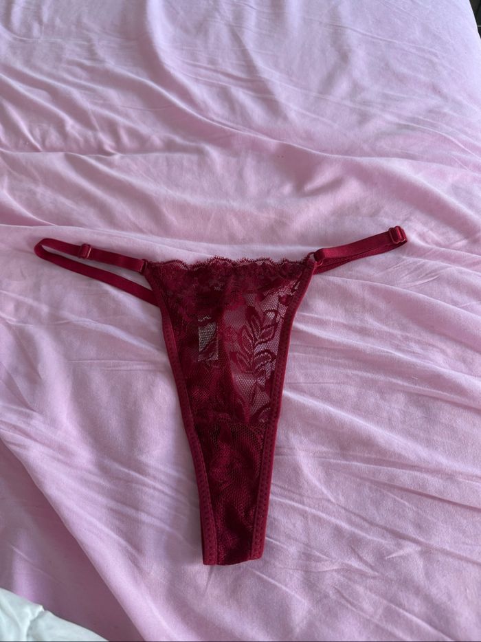String bordeaux