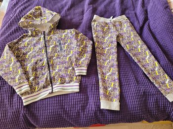 ensemble jogging petit bateau 8ans  (25e)