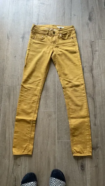 Jeans couleur moutarde