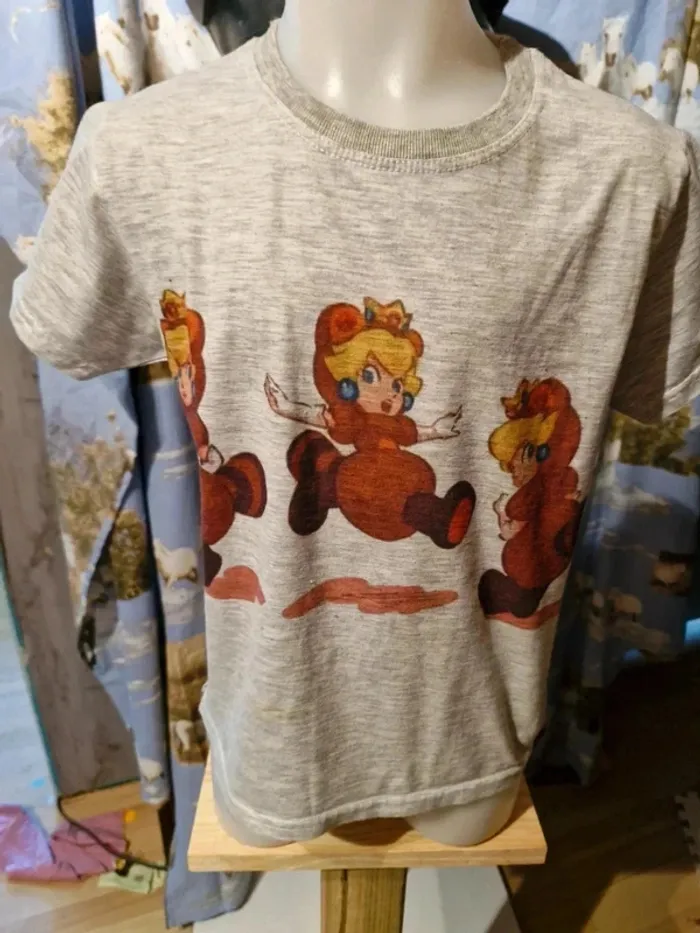 T shirt peach mario 6/7 ans - photo numéro 3