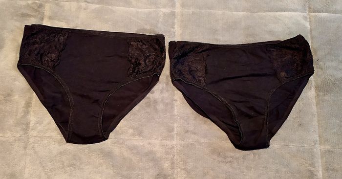 Lot de 2 culottes neuves en polyester noir taille S