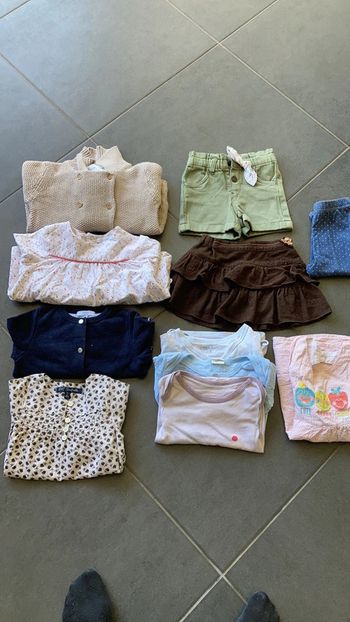 Lot 11 vêtements filles 18mois