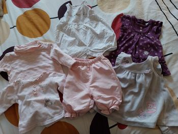 Lot fille  4 tenues  1 mois