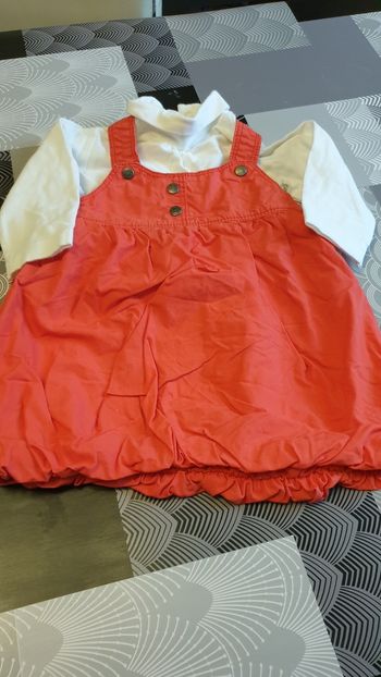 Ensemble rouge et blanc taille 6 mois