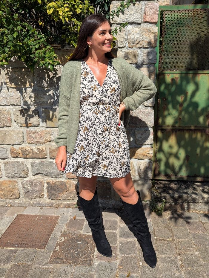 Robe fleurie Tours écru/noir manches 3/4
Taille S - photo numéro 5