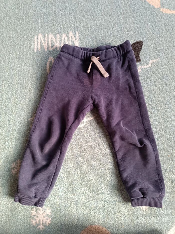 Pantalon 3 4 ans avec 1 trou - photo numéro 2