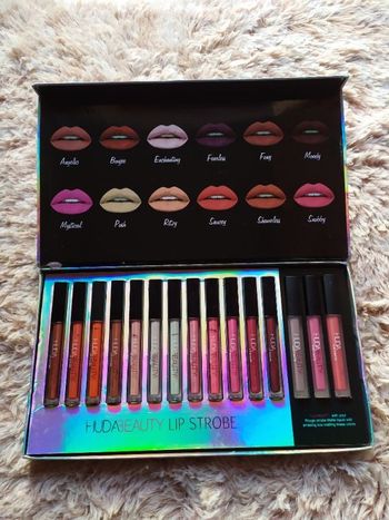 Set rouges à lèvres liquides Huda Beauty neuf