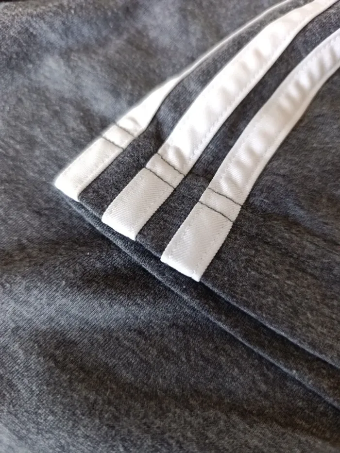 T-shirt adidas aeroready gris - photo numéro 5