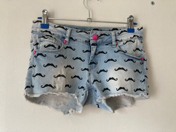 short jeans imprimé moustaches J-Welly