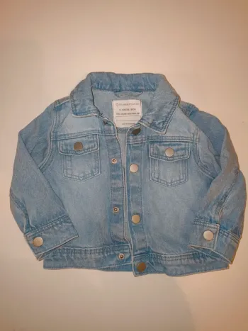 Veste en jean excellent état 9-12 mois Primark