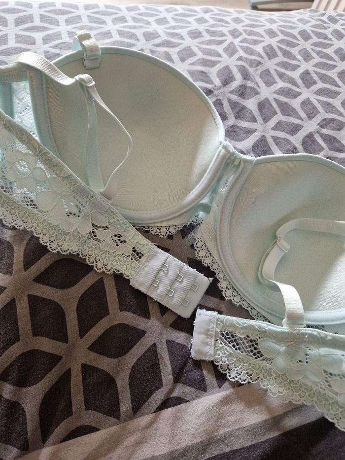 Soutien-gorge - photo numéro 2