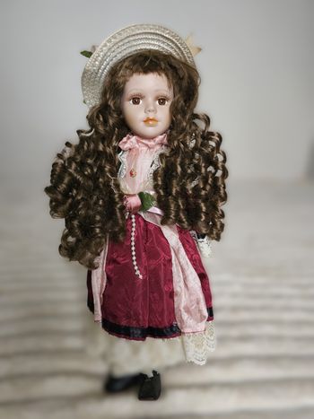 🎀 Poupée 12 – Poupée de collection 40 cm – Tête en porcelaine – Style élégant