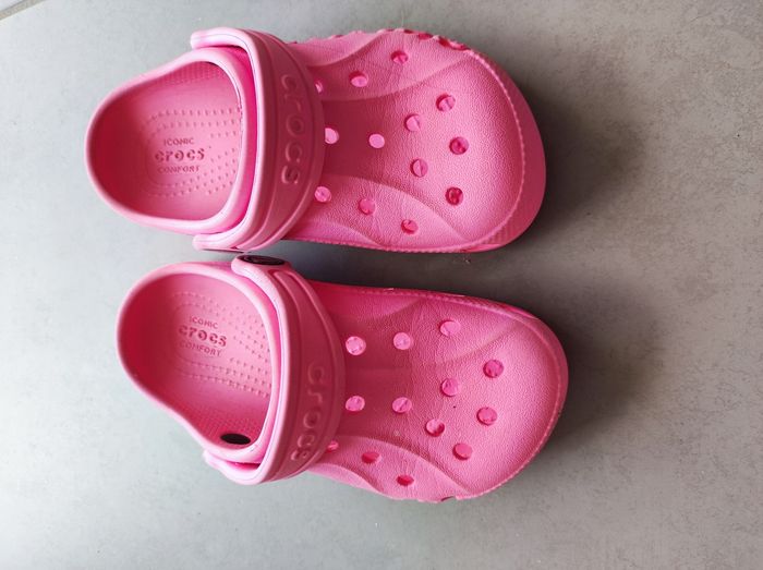 Crocs rose 27-28