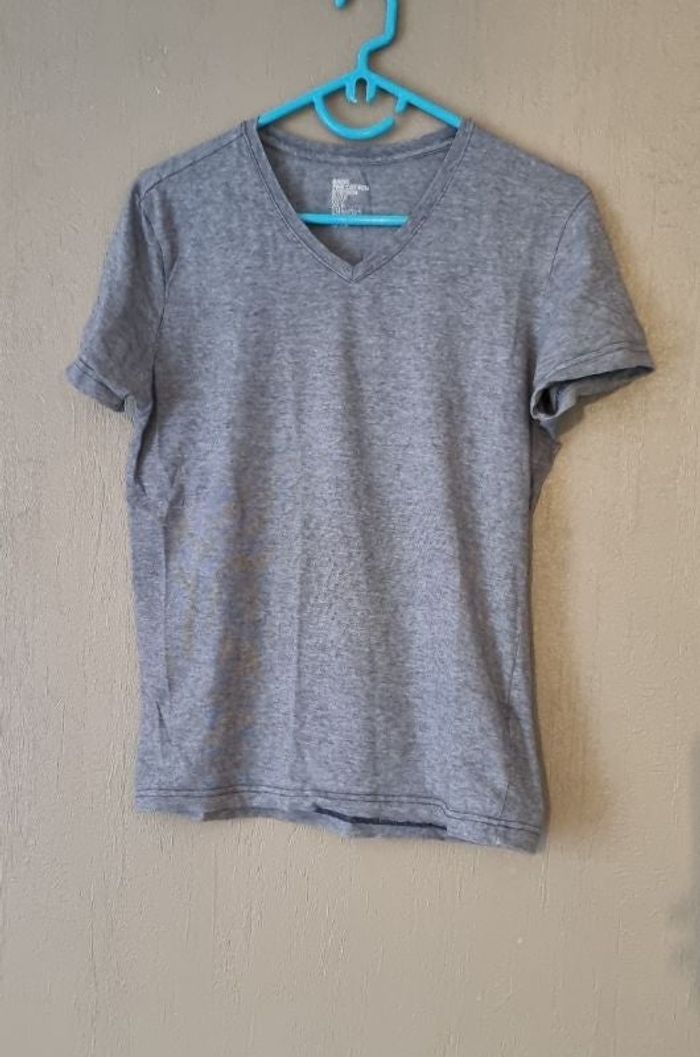 T shirt uni col en V