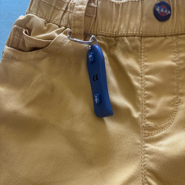 Vends lot de deux shorts sergent major 4 ans très bon état - photo numéro 2