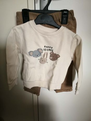 Ensemble 2 pièces (sweat + pantalon, Happy Friends) 18 mois (86 cm) Kiabi