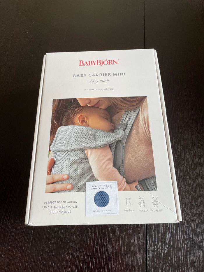 Porte bébé mini bleu marine mesh 3D babybjorn