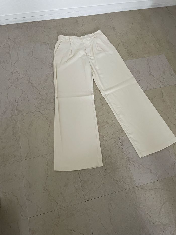 Costume, stradivarius, pantalon, taille 40 veste taille L. Très bon état quatre - photo numéro 2