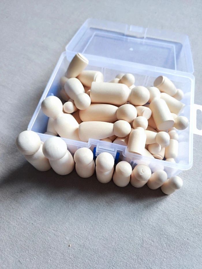 Boîte de 50 poupées en bois - photo numéro 8