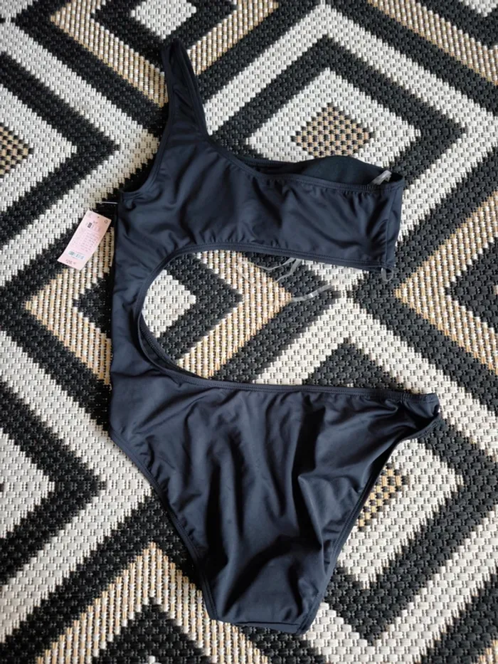 Bikini noir une épaule – Taille S – Neuf (Ardene) 🖤 - photo numéro 2